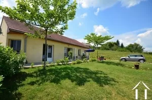Bungalow omringd door wijngaarden en uniek uitzicht Ref # BH5237V 